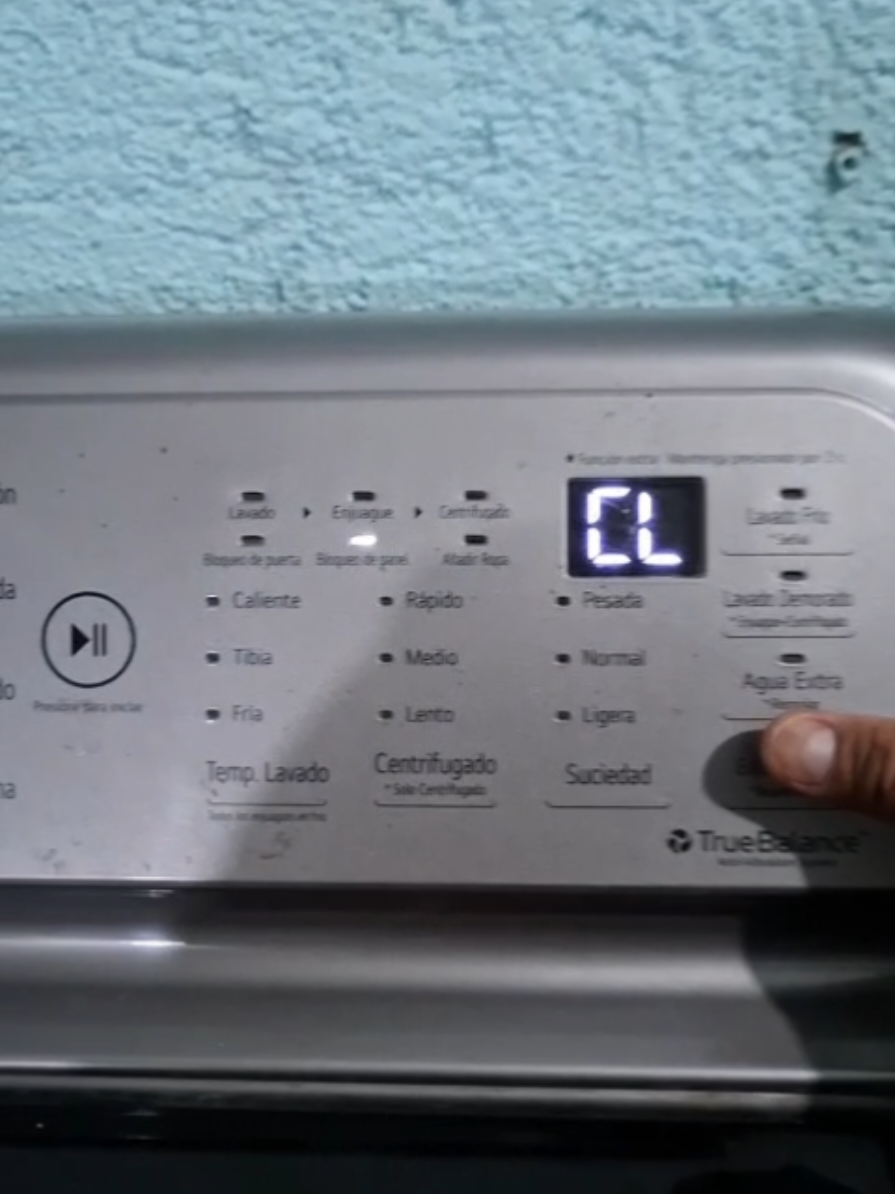 lavadora LG Direct Drive tiene las letras CL