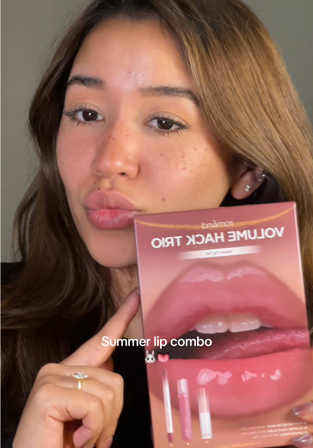 💋 #LatinaBeauty #latinacontentcreator #paratilatino #BeautyHack #TikTokMadeMeBuyIt #lipcombo 
