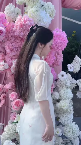 Bạn có bao giờ đi cùng một người từ tay trắng đến khi thành công chưa? Để sau này ảnh có tiền ảnh mua cho cái áo mưa mặc đỡ ướt.Mình không! Mình mua ô tô mình chạy cho đỡ ướt ai rảnh đợi 😂#xuhuongtiktok #me #damcuoi #mientay 