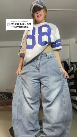 Replying to @jc here🙌  #fyp #foryou #baggyjeans #baggypants #denimjeans #jeans #jeansoutfit #widelegjeans #unisexpants #outfit #outfitideas #fashiontiktok 