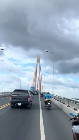 Qua cầu rạch miễu..😊