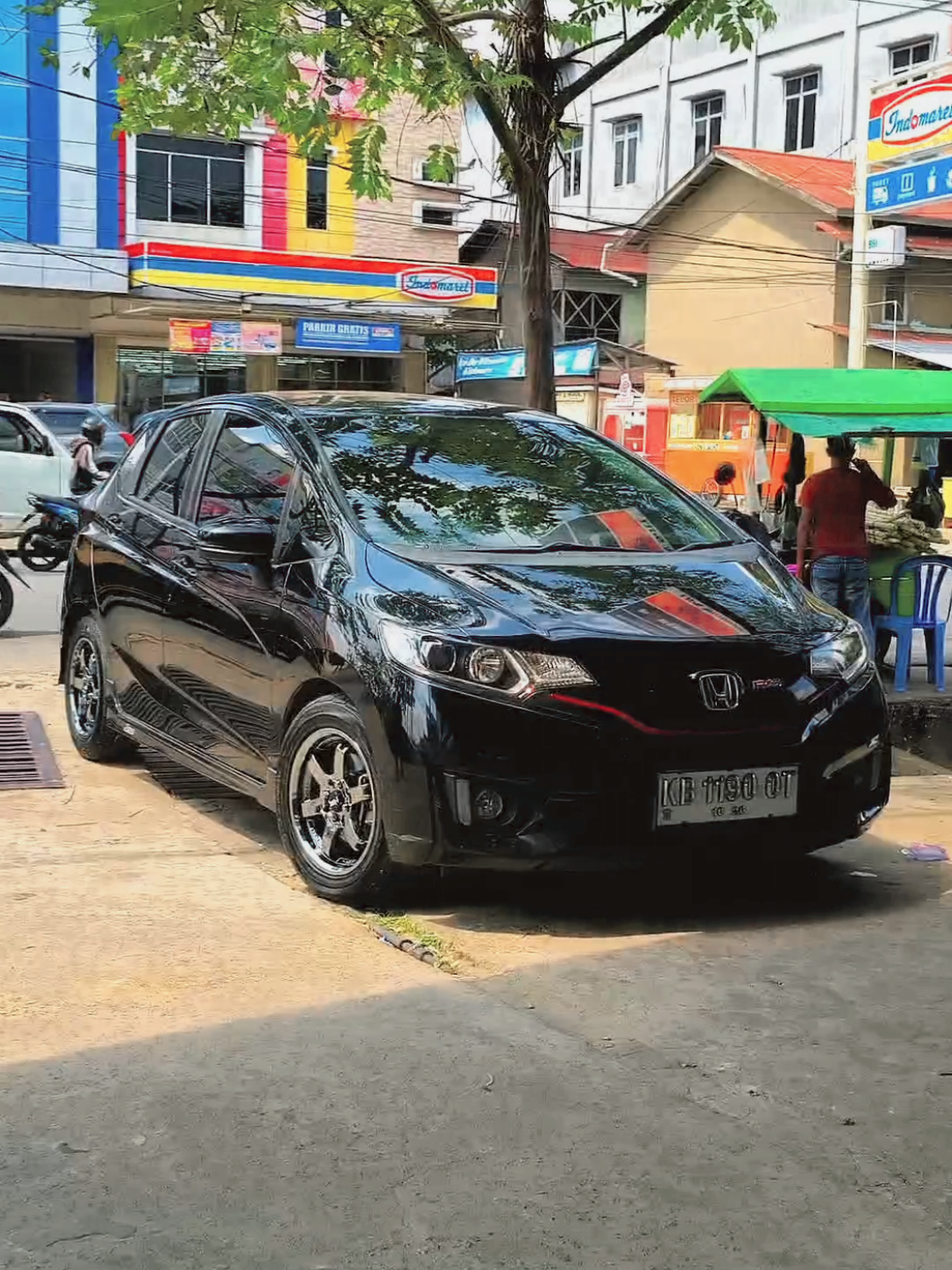 HONDA JAZZ USE HSR RAI-S3 R15 BLACK CHROME + BAN 185 60 R15 FORCEUM HEXA-R #lipsmotorsport #hsrwheel #honda #jazz #elegant #blackchrome #velgracing 
