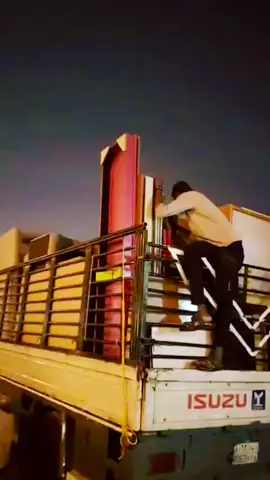 ‏دينا نقل عفش بالرياض0506896872 دنا لنقل الأثاث والبضائع في الرياض تتوفر العديد من دينات نقل العفش التي تقدم خدمات الدينات في الرياض، وتختلف أسعارها حسب حجم الأثاث و المسافة.  خدمات دينا نقل اثاث في الرياض: نقل الأثاث: تقوم بتوفير دينا مجهزة لنقل الأثاث داخل الرياض      ⏰⏰📞0553067434 #نقل 