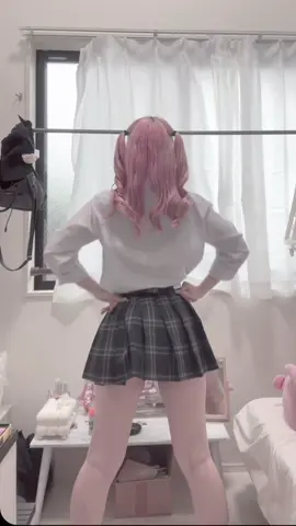 中に見せパン履いてます！ まろまめさんたくさんの方にフォローしていただいているからかや〇もくの方々ばっか連絡してくんのほんとにやめてください晒しますよ #06 #派手髪 #踊ってみた #制服ダンス #制服 #制服女子 #μs #ミューズ #ラブライブ #輝夜の城で踊りたい 