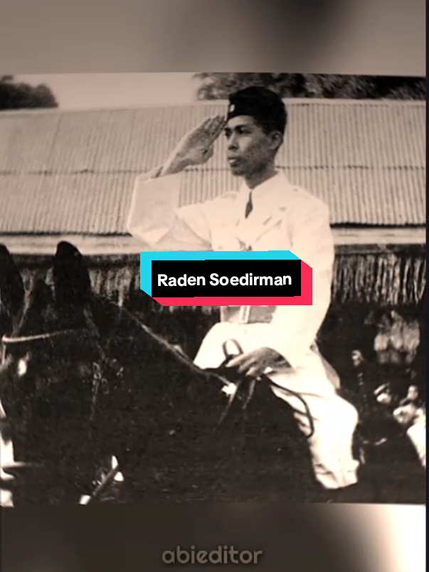 3 Hormat🫡🫡🫡 Jenderal Soedirman atau nama lengkapnya Raden Soedirman memang merupakan panglima besar pertama Tentara Nasional Indonesia (TNI), tetapi perlu dijelaskan konteksnya.  Sebelum TNI resmi terbentuk, terdapat beberapa organisasi militer yang berbeda.   - Latar Belakang Pembentukan TNI: Setelah proklamasi kemerdekaan Indonesia pada 17 Agustus 1945,  berbagai organisasi militer muncul, seperti Badan Keamanan Rakyat (BKR).  BKR kemudian berganti nama menjadi Tentara Keamanan Rakyat (TKR) pada 5 Oktober 1945.  Pada 3 Juni 1947, TKR bertransformasi menjadi Tentara Republik Indonesia (TRI), dan akhirnya menjadi Tentara Nasional Indonesia (TNI) pada 1 Januari 1948 .   - Jenderal Soedirman sebagai Panglima Besar TKR: Jenderal Soedirman dipilih sebagai Panglima Besar TKR pada 12 November 1945 melalui proses pemilihan.  Sebelum itu, Letnan Jenderal Oerip Soemohardjo menjabat sebagai panglima sementara.Pemilihan Soedirman menandai tonggak penting dalam sejarah militer Indonesia, karena menggunakan sistem demokrasi langsung yang relatif baru pada waktu itu   - Kesimpulan:  Meskipun Jenderal Soedirman bukan panglima dari organisasi militer pertama yang ada di Indonesia (BKR), ia adalah panglima besar pertama TKR, yang kemudian berkembang menjadi TNI.  Oleh karena itu, pernyataan awal perlu konteks untuk lebih akurat. #radensoedirman #panglimatni #bintang5 #faktaunik #History #abieditor 