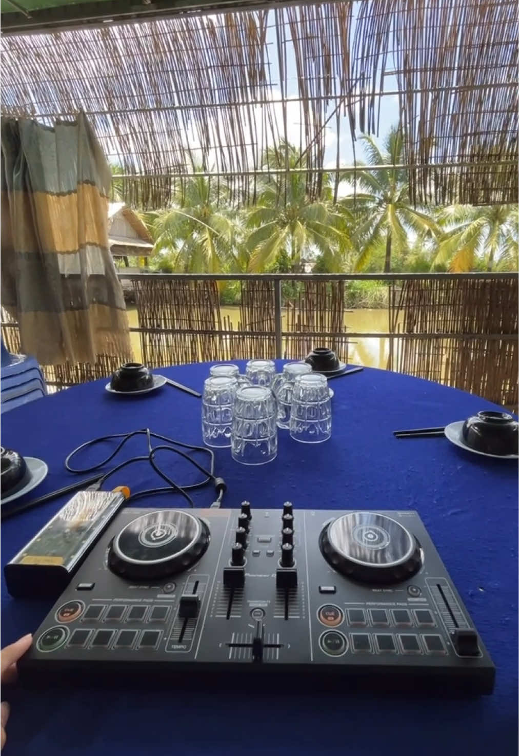 A bà xê da🤣 #xuhuong #dj #wedj🚀🔥 #remix #houselak #nhạchaymỗingày #nonsstop #ddj200 #fyp #xh #wedj #vinahouse 