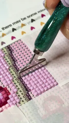Tweezer or pen? #fyp #DIY #asmr #diamndart #relax #diamondpainting 