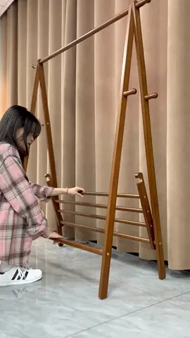 Foldable hangers are awesome! Put them away when not in use, a must-have for renters to savespace #tiktokshopph #tiktokshopfuntasticpayday#hometokshop#payday 