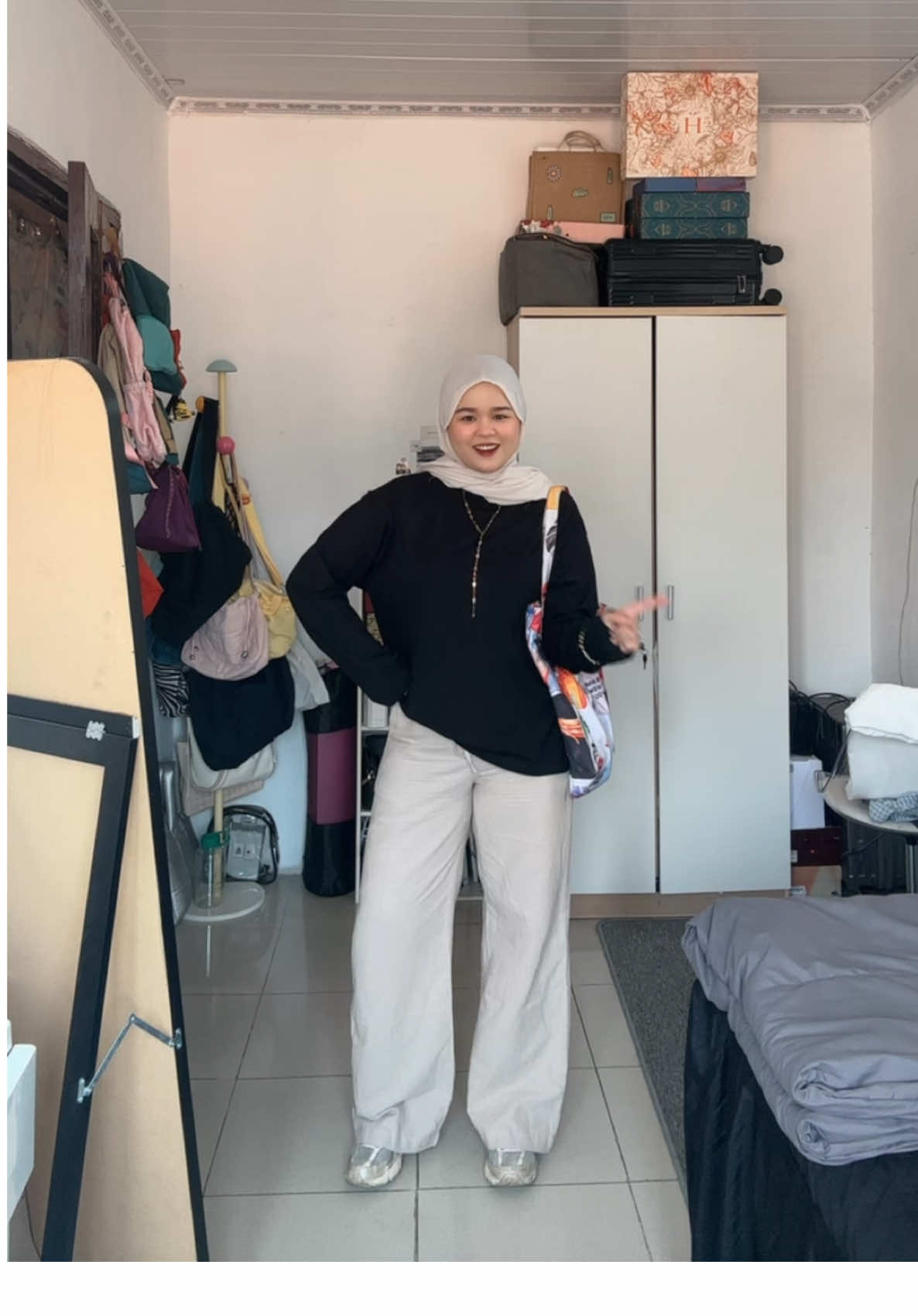 162cm/66kg | kalo disuruh pilih satu outfit dipake tiap hari aku bakalan pilih outfit ini🤏🏻 #fitcheck #OOTD 