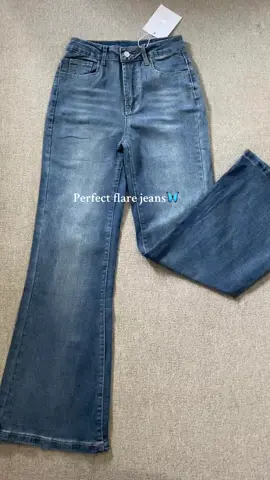 Fav jeans!✨ #flaredjeans #jeanshighwaist #jeansoutfit #jeanswanita #ootdfashion #jeansviral #jeansmurah #cutbrayjeans #cutbraywanita 