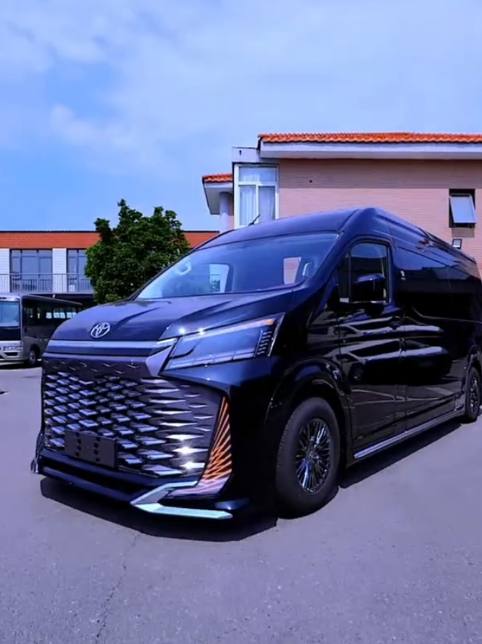 Toyota HiAce Review Model 2025 black 🖤🖤🖤  #2025 #ToyotaDrive #hiace #toyota #model 
