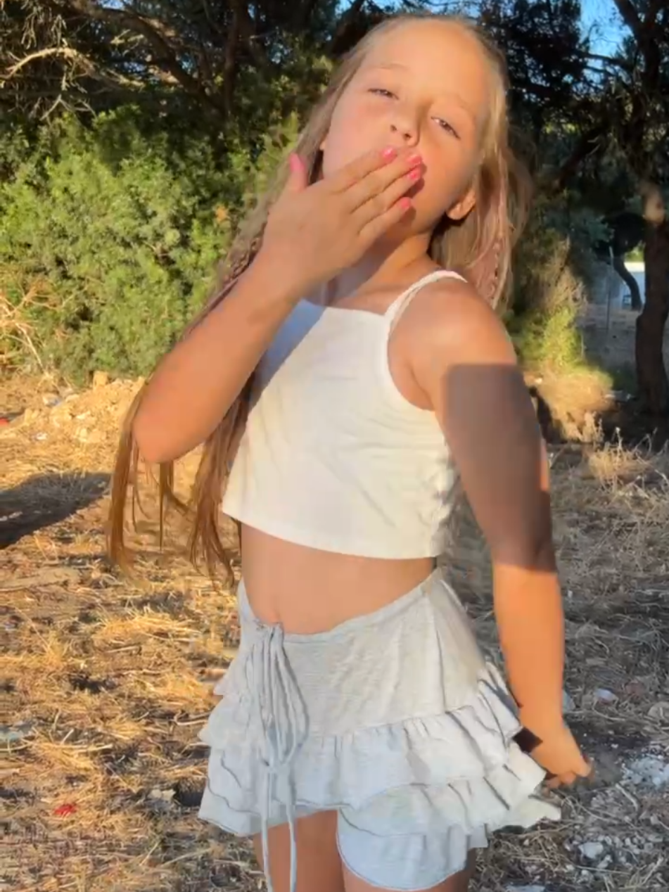 Natureza verde #CaminhoEntreVerdes #TrilhandoSentidos #PassosNaMata #VerdeNoOlhar #NaturezaPorInteiro #RespirarNaNatureza #AndarComAAlma #CaminhosSilenciosos #PelosRiosEDestradas #NaturezaEmMovimento #SomDoVento #TexturaDoVerde #CheiroDeTerraMolhada #CéuETrilha #ToqueDaBrisa #SolEntreAsFolhas #PassosLeves #TrilhaComOlhosAbertos #PazNosPés #CaminharÉMeditar #NaTrilhaDoSilêncio #SimplesEProfundo #AndarParaSentir #ConexãoPura #AcalmaACalma #OVerdeMeCura #EntreRaizesEFolhas #OndeOMatoAbraça