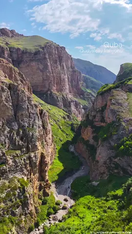 Quba. Qudyalçay kanyonu. Azərbaycanının ən gözəl və ən dərin kanyonlarından biridir. Onun bəzi yerlərdə dərinliyi 1000 metrdən çoxdur Azərbaycan 2025 @thebookofazerbaijan #Azerbaijan #Quba #nature #Travel #Explorer 