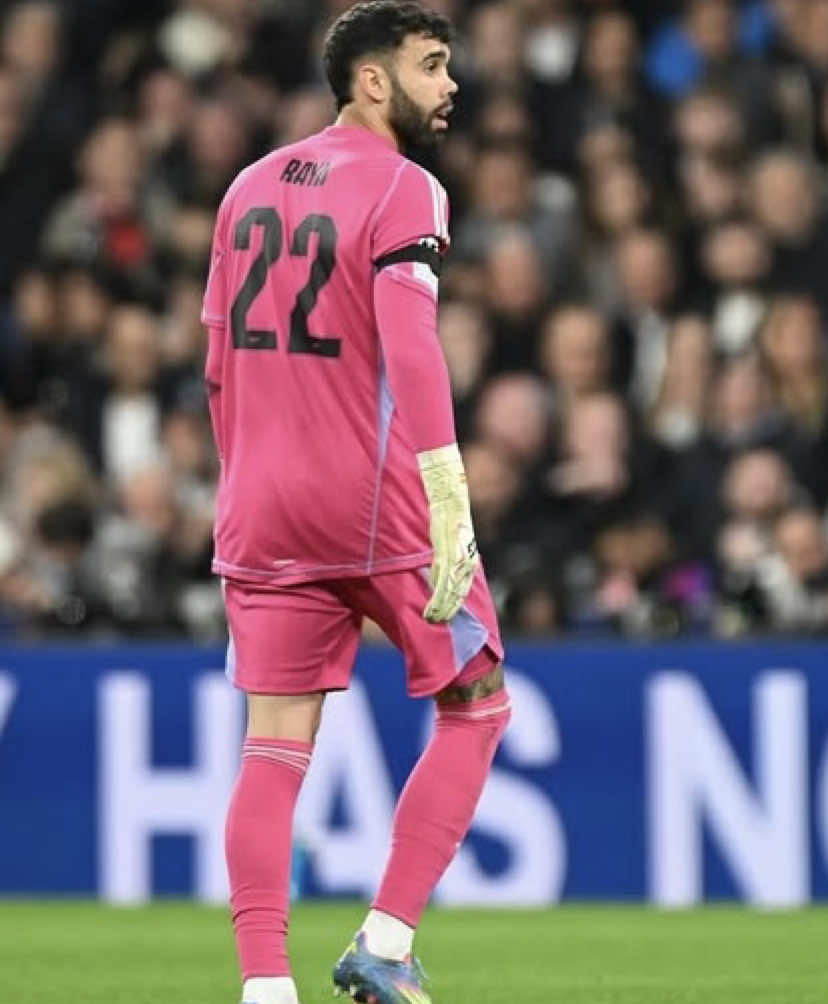 David Raya has established himself as one of the best goalkeepers in the world in recent seasons 🇪🇸🧤.       #goalkeeper #footbal #highlight #fyp #foryo #davidraya #arsenalfc #gunners #PremierLeague 