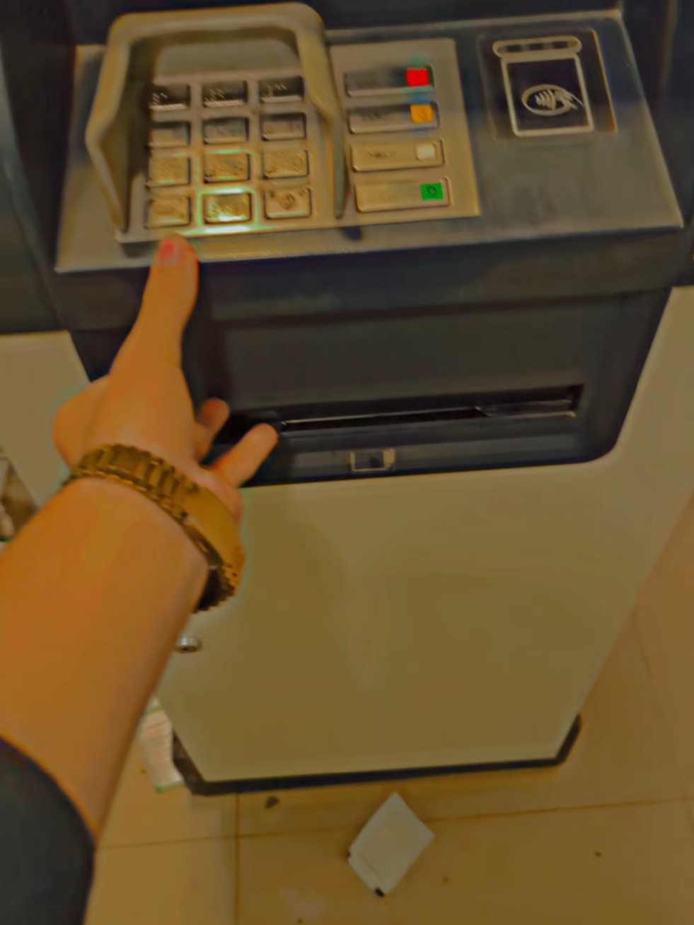 Pyaar KerKi Sy Bahir ChaLa JaTa Hy 💔🥺 #living_mart #foryoupage #4you #500k #100k #foryou 