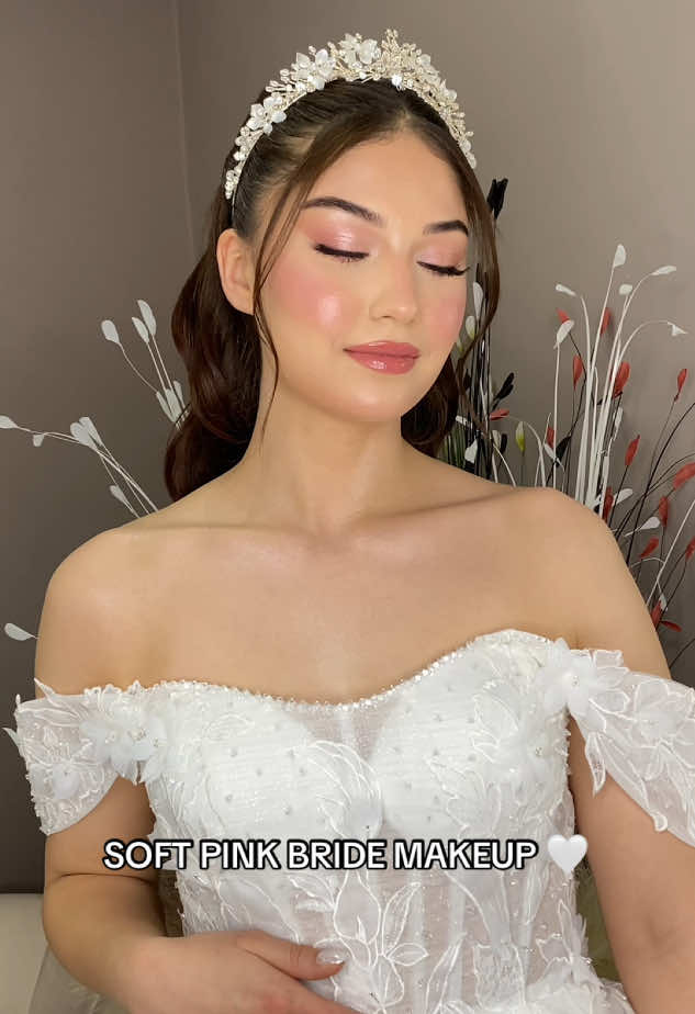Pembenin en soft en doğal hali 🤍🌸  #fyppppppppppppppppppppppp #keşfet #fypシ゚viral #wedding #makeupartist #manisa #bride #bridal 