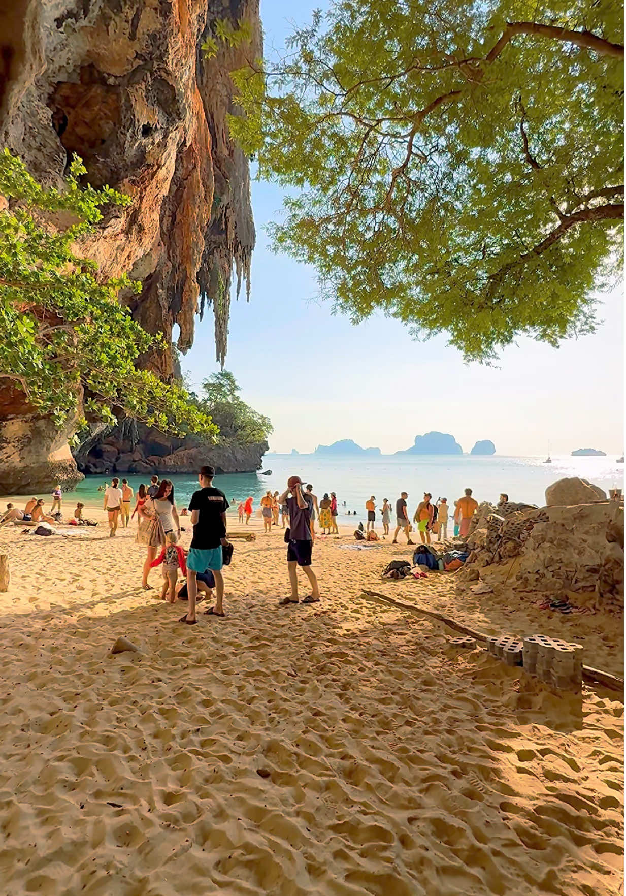 Embracing the pure beach life vibes in Krabi 🏖️🌴 📍Phra Nang Beach - Krabi , Thailand 🇹🇭  . . #thailand #krabi #beachlife #islandlife #vacations #beachlife #thailandtravel #tropicalvibes #railaybeach 
