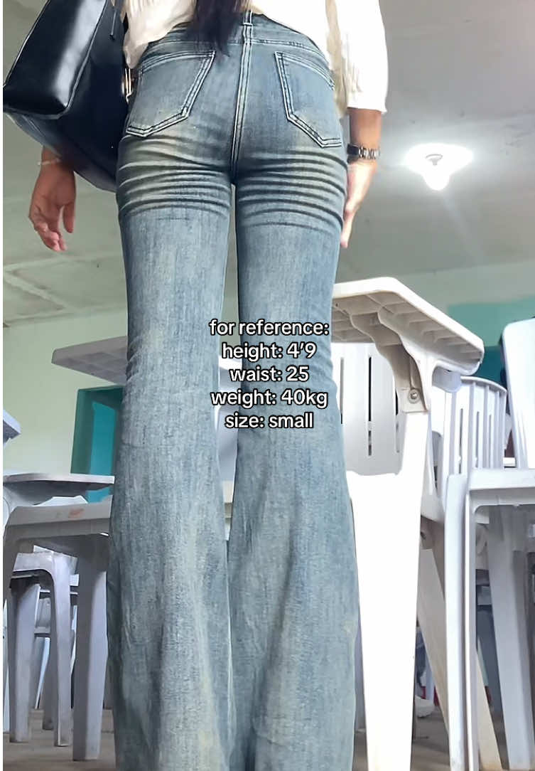 #fyp #flared #flaredjeans #outfitideas #trend 