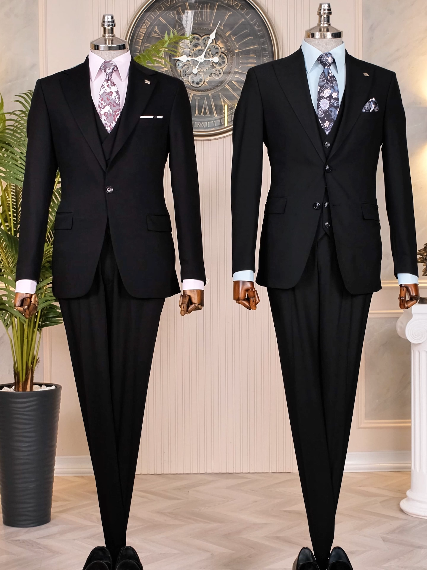 Siyahın zarifliği... #TerziAdemAltun #suited #kombin #menfashion #mensweat #menstyle #style #takımelbise #kruvaze #tailor #styling #giyim #moda #luxury #luxuryfashion #wholesale #toptan #trend #shopping #casual #suit #suits #gömlek #pantolon #smokin #weeding #mensclothing #damatlık #T14311 #T14187