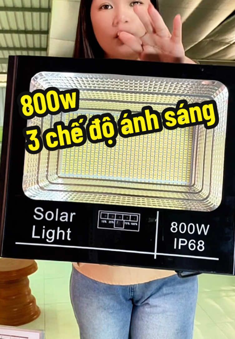 Đèn pha 800 W 3 chế độ ánh sáng trắng ,vàng ,trung tính ##đènpha##nănglượngmặttrời##đènnănglượngmặttrời##800w##1000w