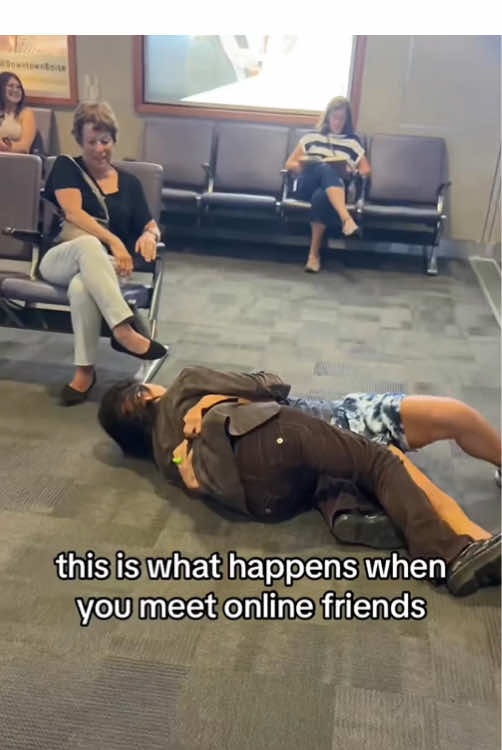 Surprise meeting with online gaming friends#gamerfriends #fyp #bestise #surprise #onlinefriends #foryou #gamers #game 