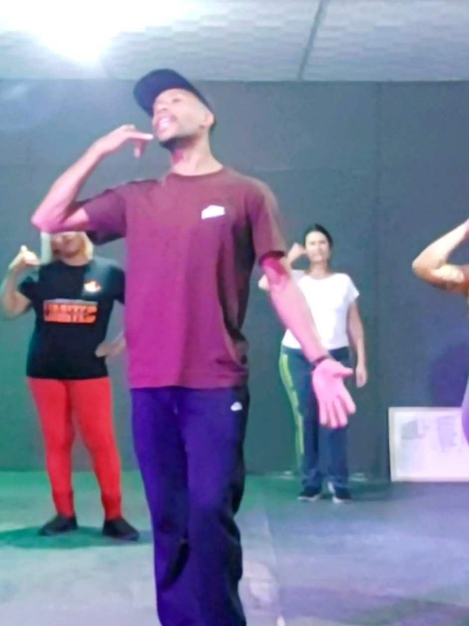 O P Do Pecado está em todas as minhas turmas 🕺🏾🚀🤩💥 #grupomenosémais #simonemendes #pdopecado #pagode #samba #coreografia #willbarcelos 