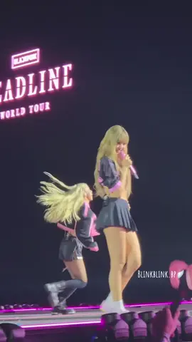 @LISA 😍@blackpinkofficial #blackpinkdeadlineworldtour #DEADLINEinToronto #lisa #lalisa #lalisamanoban 