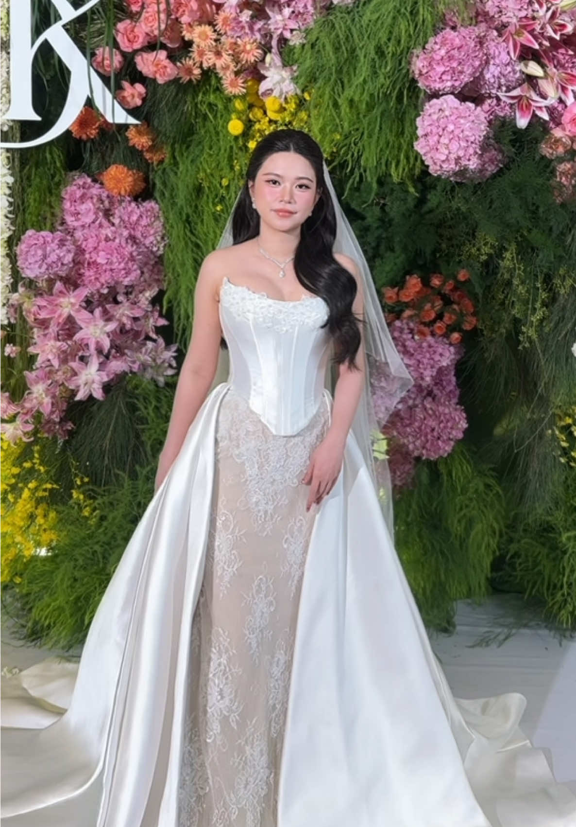 Layout tiệc tối cho cô dâu Duyen Tran #dieuanhmakeup #viral #glowmakeup #xuhuong #fyp #makeup #bridalmakeup #bridalmakeuplook #makeupcodau #makeuptransformation #makeuptutorial 