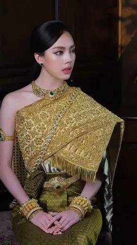 ថតម៉ូតសំលៀកបំពាក់ថ្មី ស្រីនិច សំអាងការ សម្អាងមុខ Dii Morng រចនាសក់ Kon Pov ស្លៀកបុរាណ Pha Make Up បង្ហាញម៉ូត Kimmouy Oun ទីតាំងថត Sochetra Un