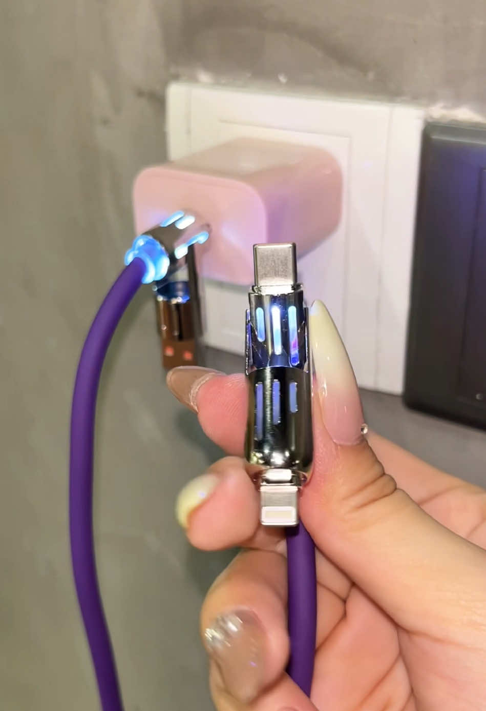 I was about to let you use my charger until remembered you can get 2 for £5 and freeshipping! 😱#fastcharging #usbc #usba #4in1cable #fastchargingo #datacable #chargingcable #usbchargingcable #typec #fastcharging #charging #tiktokshopbacktoschool #uktiktok #TikTokShopLastChance #TikTokShopNewYearNewAura  #tiktokshopholidayhaul #spotlightfinds #tiktokshoploveatfirstfind #DealDrops #SpringSale#TikTokMadeMeBuyIt
