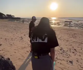 Menikmati sunset Kupang @VANESSA ZEE @PICHE 