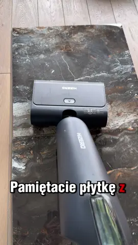 ✨ Pamiętacie tę błyszczącą płytkę z ostatniego filmu? Powinna wyglądać jak lustro, ale… ❌ Smugi ❌ Osad ❌ Tradycyjne mycie = brak efektu WOW 🧼 Wjechałam mopem HiZero i… Już po pierwszym ruchu cały osad i nalot zniknął! Brud został dokładnie zebrany, a płytka znów błyszczy jak nowa ✨ 🥰 I to wszystko bez chemii, bez detergentów, wyłącznie wodą! Bo piękne płytki zasługują na wyjątkową pielęgnację ➡️ z pomocą HiZero F600 📍 Jeśli też masz dość smug – czas to zmienić! 📞 Mop HiZero możesz u mnie zamówić 📽️ A jeśli chcesz – umów się na prezentację: u Ciebie w domu lub online – cała Polska! 👇 ❤️ Zostaw serduszko, jeśli efekt Cię zaskoczył 🔁 Udostępnij, żeby nie zgubić 👀 Obserwuj po więcej takich trików i testów w praktyce! ⸻ 🧼 Mop Hizero możesz zakupić u mnie — jestem przedstawicielem handlowym i menadżerem z 6-letnim doświadczeniem. 📉 Cena katalogowa to 3499 zł, ale u mnie kupisz go z rabatem 200 zł — za 3299 zł. 🧾 Możesz kupić na firmę (na fakturę) z 2-letnią gwarancją. 💰 Formy płatności: gotówka, przelew, za pobraniem, kredyt (w 3 instytucjach bankowych) — oprocentowanie 0,5 lub 0,6% miesięcznie. 📞 Mój numer telefonu: 607-393-219 📲 Instagram: @bioniczny.mob.bezmagi 📘 Facebook: bioniczny mob u Moniki 👥 Jestem menadżerem i prowadzę rekrutację na przedstawicieli Hizero z całej Polski. Nie trzeba mieć działalności gospodarczej, można dorobić dodatkowo — to nie musi być główne zajęcie. ✨ Skorzystaj z oferty i działaj bez zwlekania! ⸻ #hizero #mophizero #plytkinawysokipolysk #czystedomy #sprzataniebezchemii #efektwow #domowetriki #czysteplytki #mycienabezsmug #domowesposoby #materialreklamowy #sternopolska