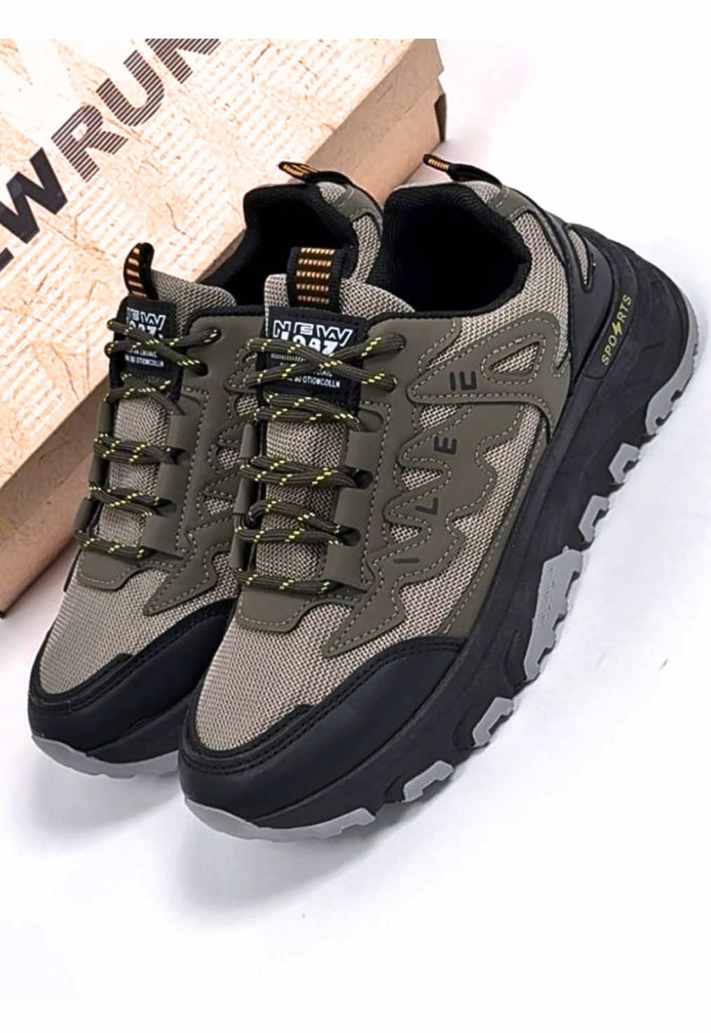 Bukan cuma keren, tapi juga tahan banting! Newrun Velmire Green, sepatu hiking yang cocok buat jalur hiking kamu ⛰️cuma seratus ribuan aja! #sepatuhiking #newrunshoes #outdoorlife #gearpendaki #fyp