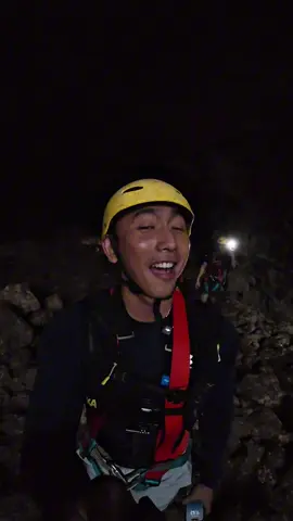 Tebak ini dimana?? Clue: dalem goa