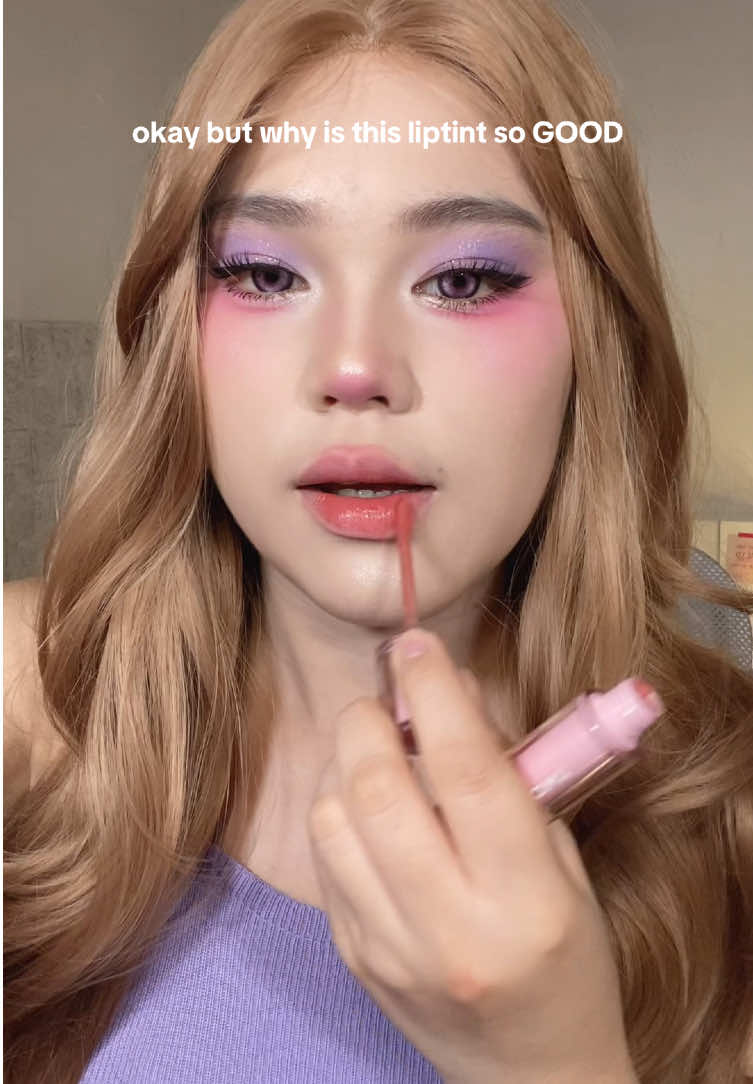 Been using this liptint lately! ang long lasting and it doesn’t dry out my lips🤩 #mirrorlipgloss #liptint #jmcymirrorlipgloss #liptintrecommendation 