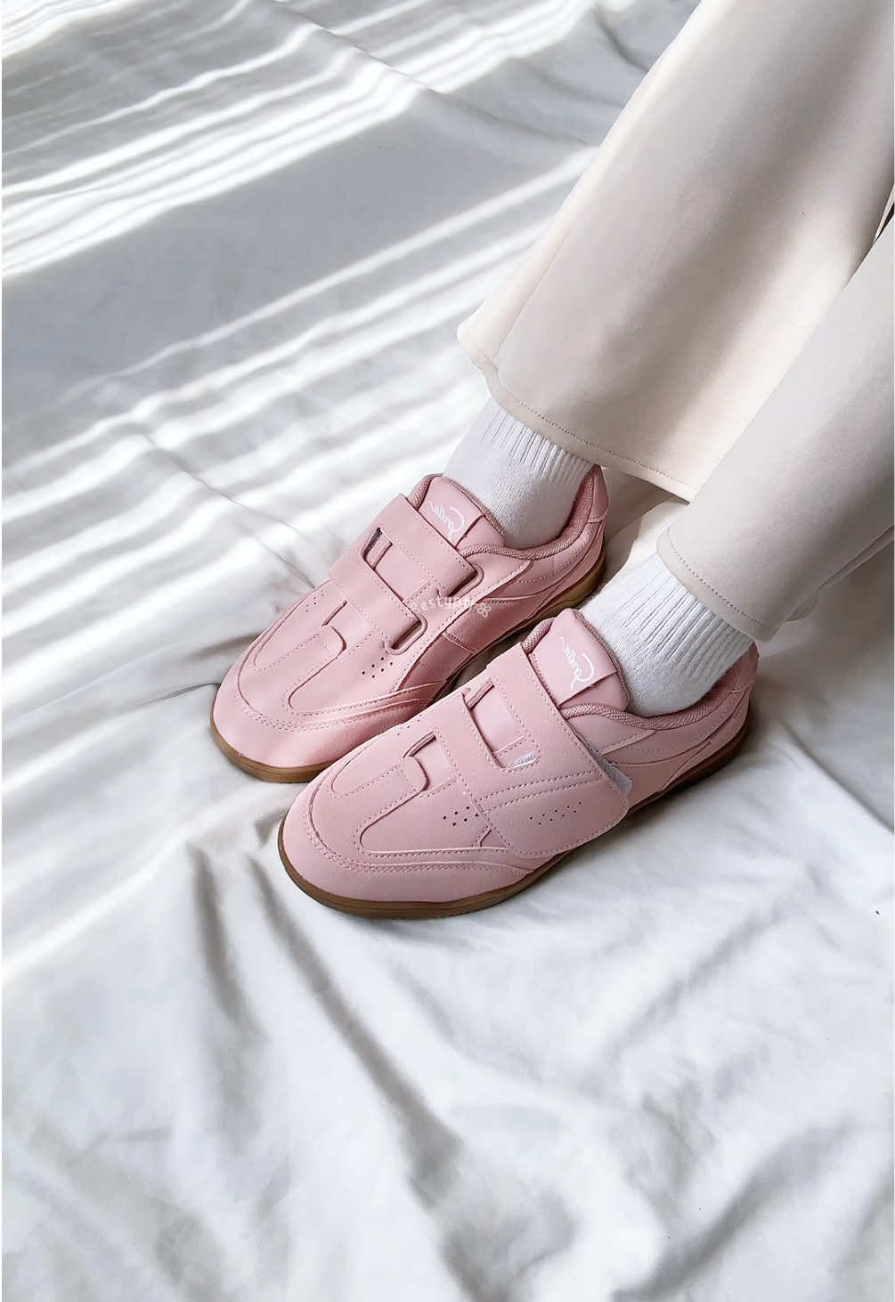 Lucuuu bgt pink nya 🫶🏻 #sepatu #sepatuwanita #sepatumurah #sepatusneakers 
