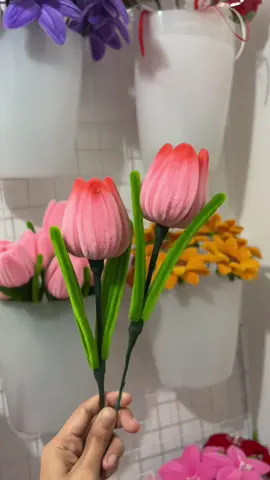 #fuzzywire #pipecleaner #fuzzywirebouquet #handmadeflowers #fuzzywireflowers #crafter 