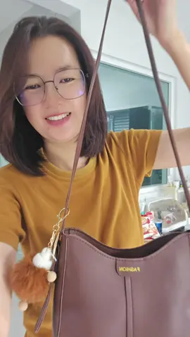 #กระเป๋าสะพาย #กระเป๋าสะพายข้างผู้หญิง #กระเป๋าผู้หญิง #กระเป๋า #กระเป๋าแฟชั่น #กระเป๋าสะพายข้าง 