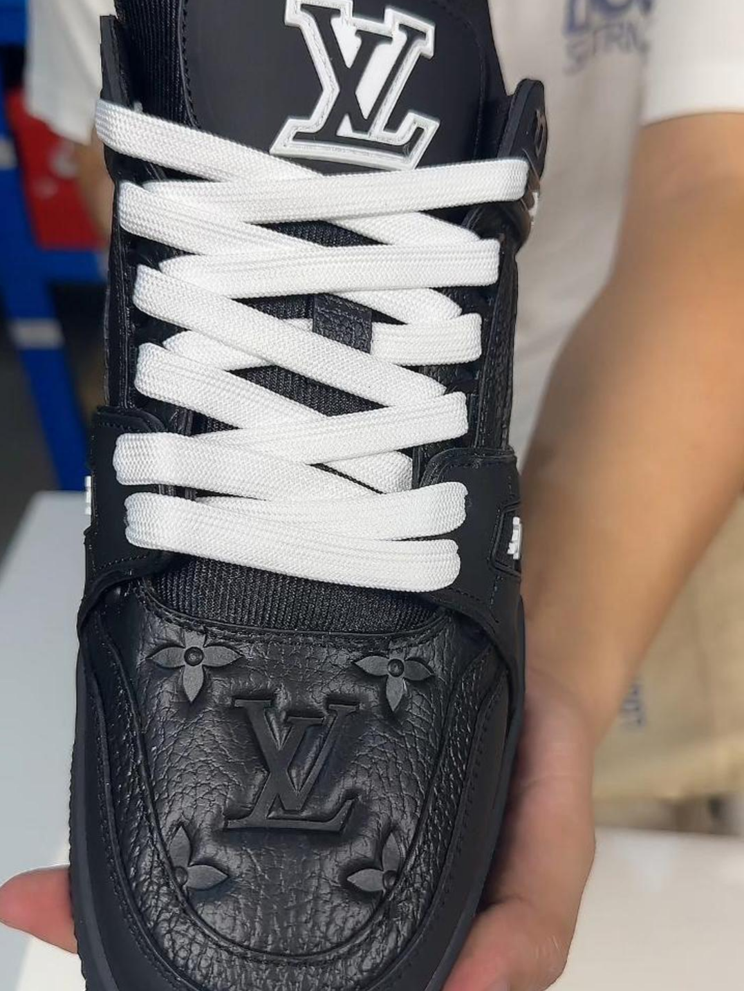 Lv pure Black trainer unboxing #lv #lvtrainer #lvshoes #unboxing #luxury #sneakers #shoes #celebrity #trend #hiphop #fyp #foryou #viral #xzybca #trending #fashion #louisvuitton