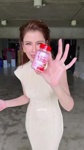 ผิวขาว ออร่า ด้วยวิตามินซีที่ดูดซึมได้ดีเริ่ดดค่ะ อย่าแย่งกัน กดตะกร้าได้เลย  #ครีมมีกลูต้า #creamygluta  #กลูต้าครีมมี่ #จีน่า #จีน่าเดอะเฟส 