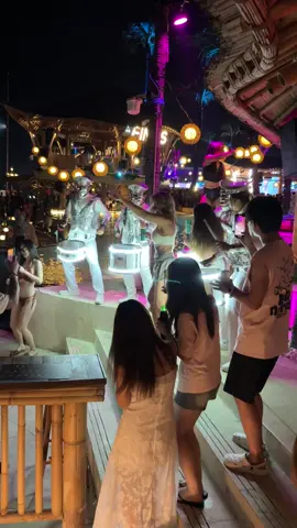 Finns Beach Club #finns #bali #canggu #balitok #holiday #alcohol #drinking #finnsbeachclub 