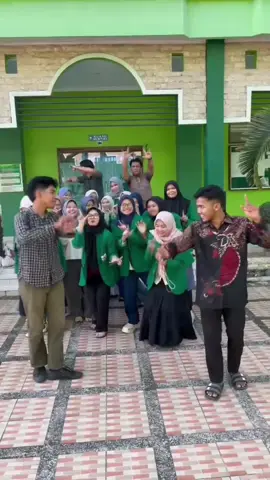 Orang lagi sibuk nyiapin KKN ni bosss 🤪🤏🏻😭#fyp #fypage #trending #kkn #jj #velocity #velocityedit #kkn2025 #prakkn #fypシ゚viral #fypシ 