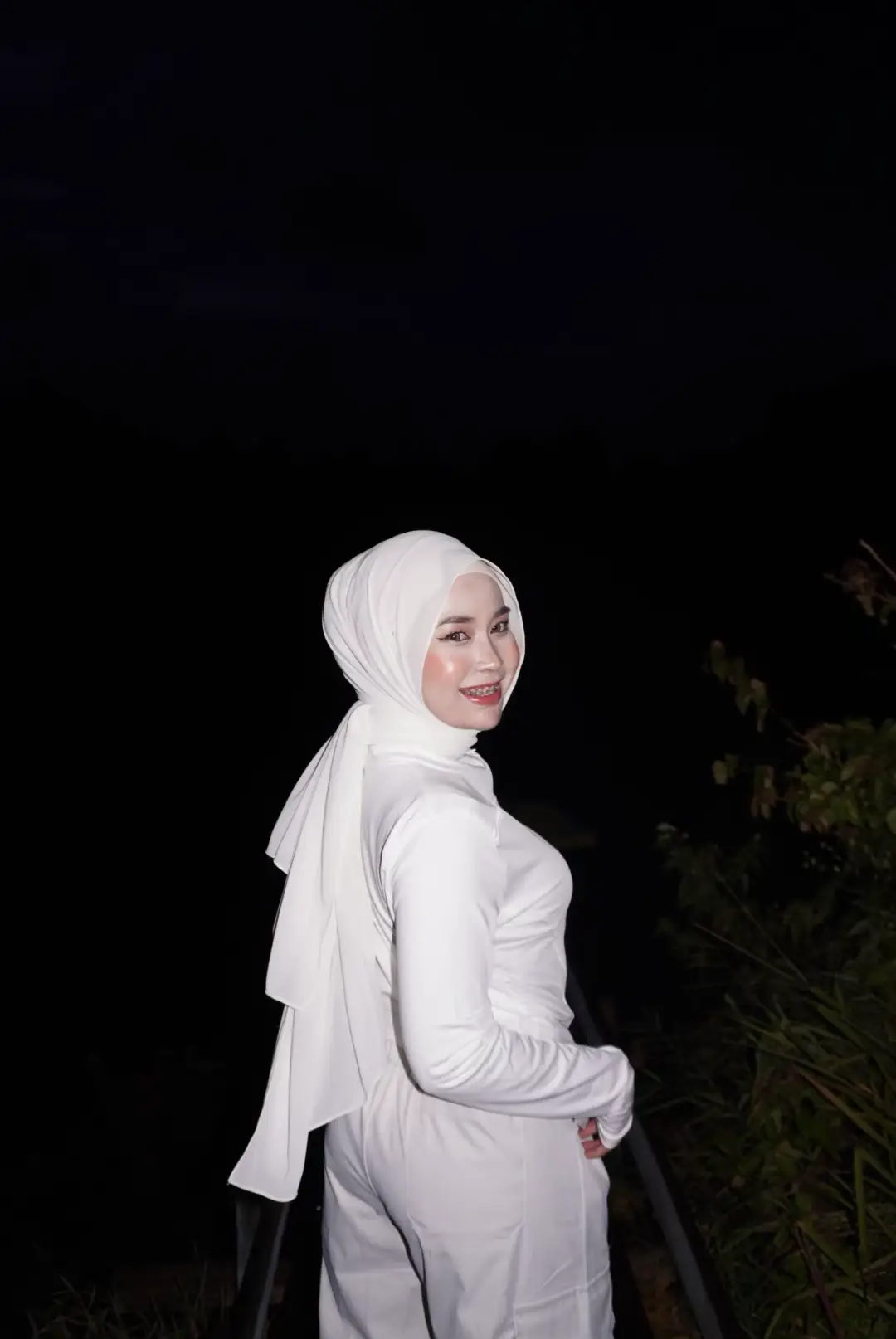 saya hiking kerana saya sedar naik pelamin perlu pasangan :)