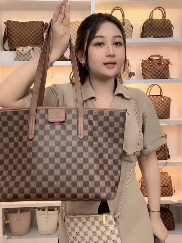 #taswanita #totebag #COD #PROMO #fanilive #lololfashion #tiktoklive #livehighlights #LIVEIncentiveProgram #MyLIVEJourney #PaidPartnership 