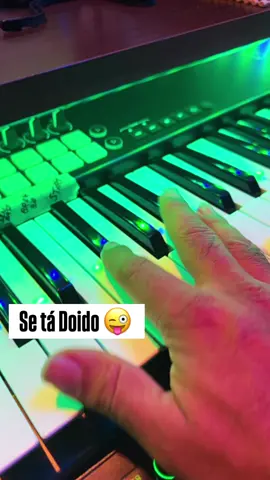 Gravando Bass samplers #ViraVídeos #Gravando #bass #teclas #producaomusical 