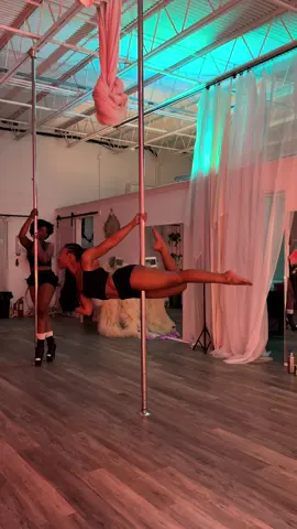 Spin pole flow from class last night, Marley is my new obsession 💕💫 #pole #poletok #polerina #fyp #aerial #poledance #clt 
