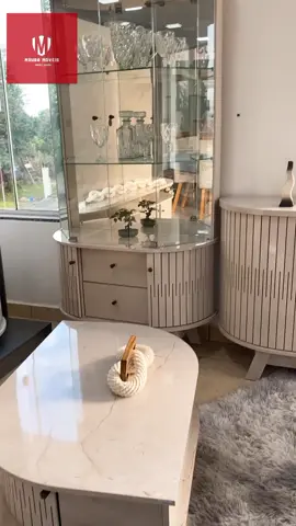 Venha conhecer e se encantar com linha Madetec. Moura Móveis - São Mateus do sul/ Paraná #saomateusdosul #parana #mouramoveis  #madetec #cristaleira #aparador #monaco 