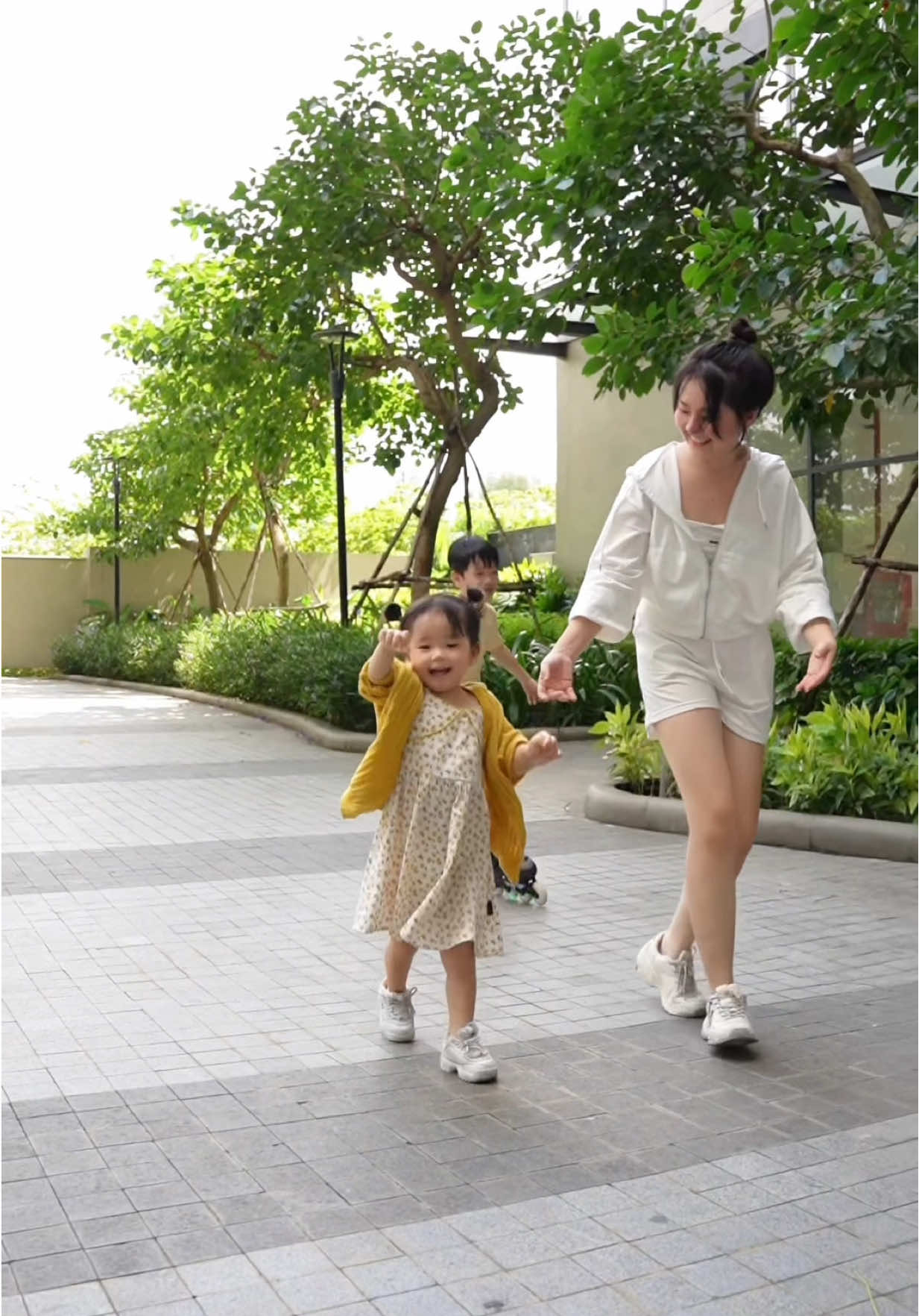 Nói chung đồ dùng của con thì nên kỹ chút mọi người ạ, nhất là mấy sản phẩm dùng hàng ngày như vitamin D3  #Dimaopro #d3k2 #concaochangkhodacodimao #reviewdimao #memincam #LearnOnTikTok 