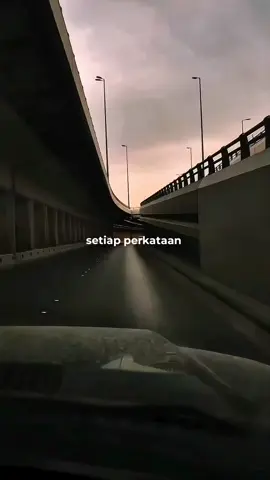 Sang Penghibur /Padi/ teruntuk para pejuang hidup 🔥 #liriklagu #foryourpage #fypシ #fyp 