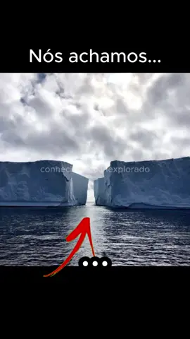 🚨 Achamos algo bizarro na Antártida… Entre os blocos de gelo, uma abertura que ninguém consegue explicar. O que o governo está escondendo lá? 👀 #mistério #antarctica #teoria #descoberta #2025 